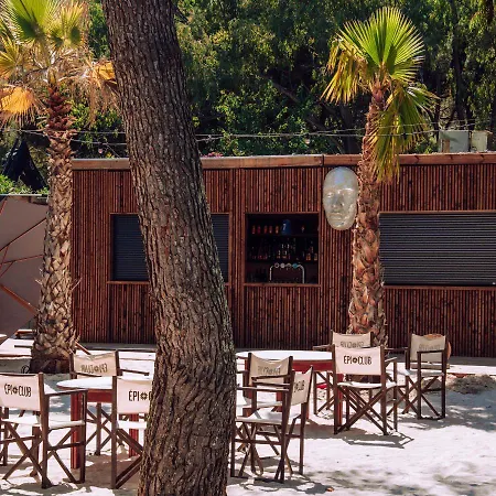 Marina Club
