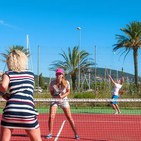 Marina Club